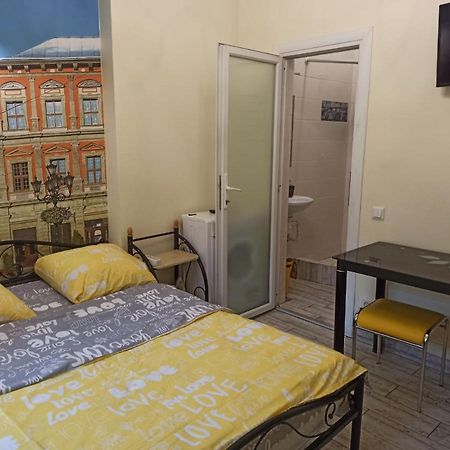 Smart Yellow Apartment-15 Хв Від Жд Вокзалу Lviv Eksteriør bilde